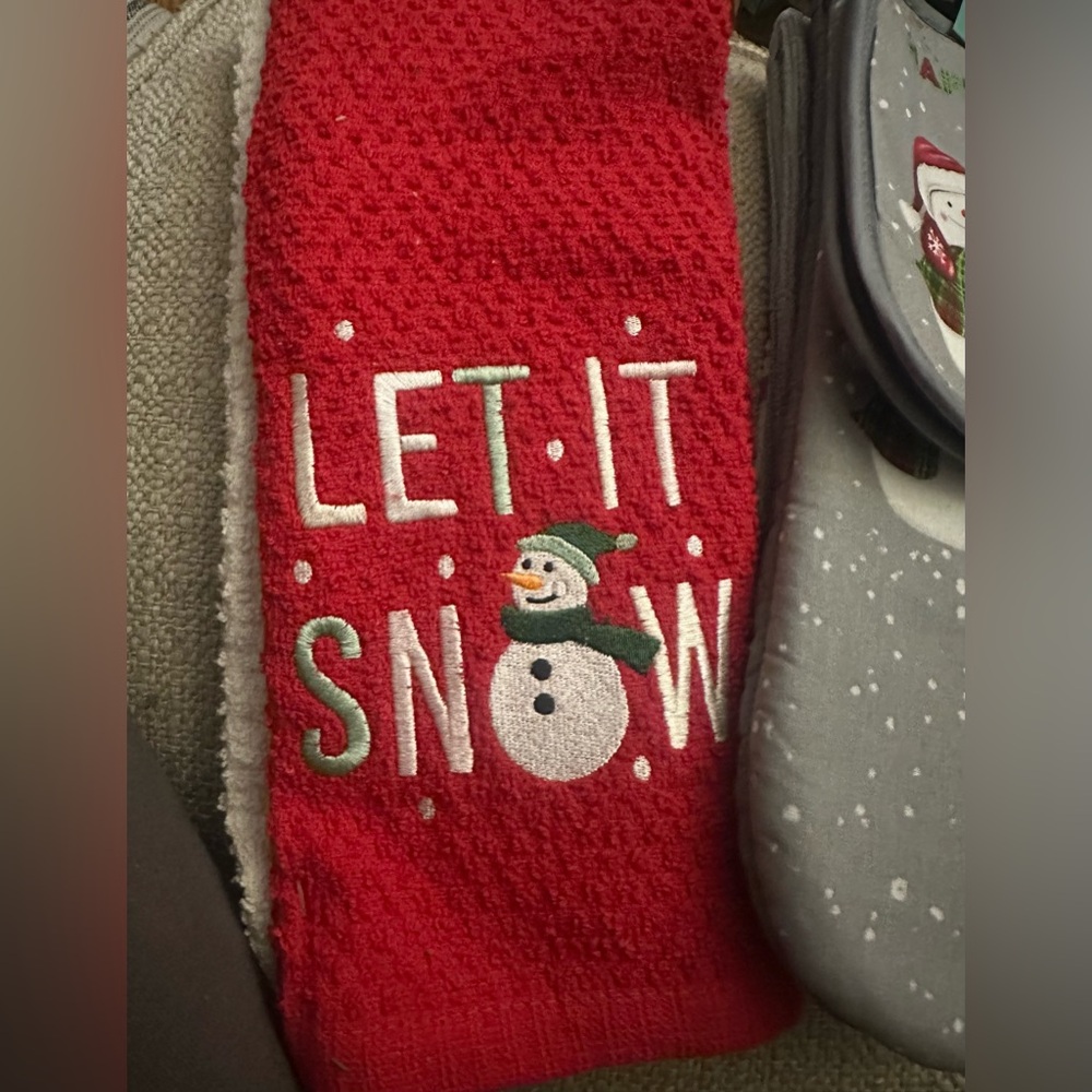 Kitchen Christmas items - Picture 2 of 5